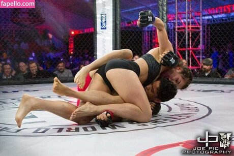 cowgirl milf uniquementfans chaud en haute qualité photo