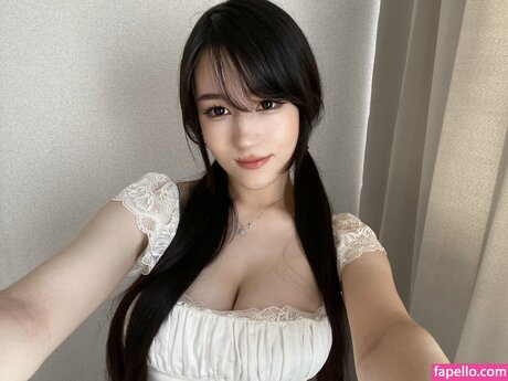 Timuko modèle nu galeries