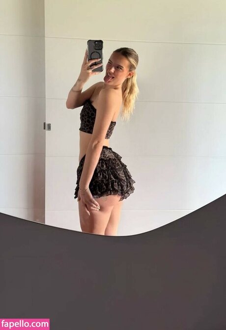 Lia Sikora star du porno hd photo