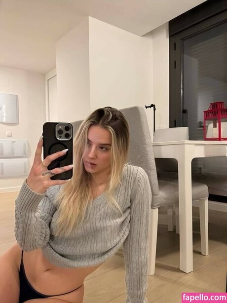 Lia Sikora modèle nu collection