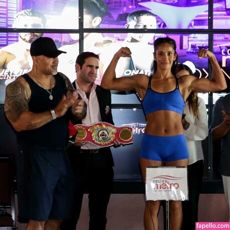 Amanda Serrano modèle chaud galeries