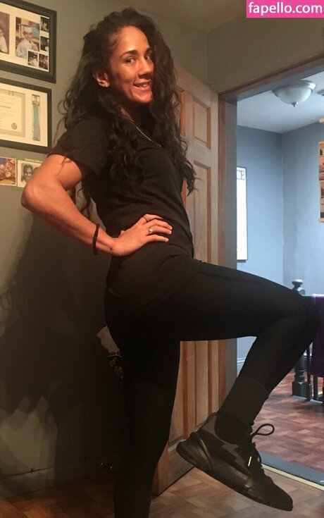 pom-pom girl asiatique onlyfans art supérieur galeries