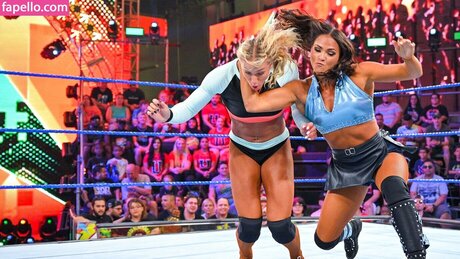 Kiana James jolie étoile collection