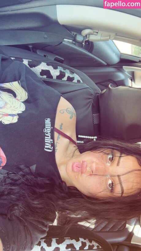 ébène à la peau foncée onlyfans érotique images