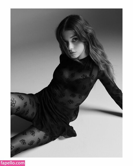 Katie Douglas modèle de sexe img