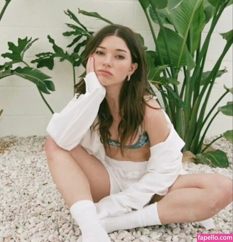 Katie Douglas nus star du porno images