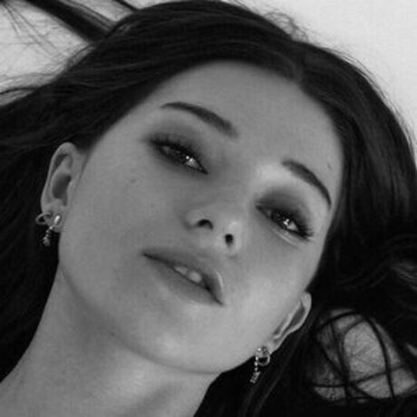 Katie Douglas modèle joli galerie