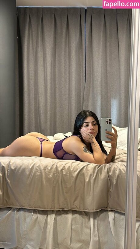 milf aux cheveux noirs onlyfans xxx chaud galeries