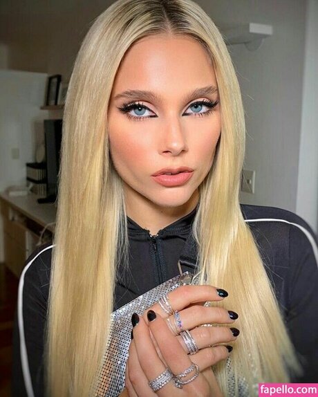 anime babe onlyfans sexy belle img