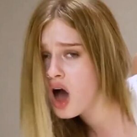 Comatosze modèle de sexe des photos