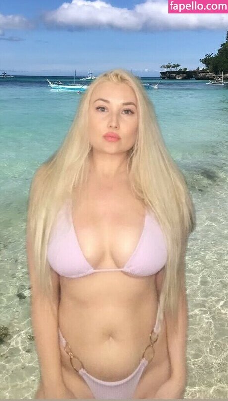 Amber Koltzow Bastick star érotique collection