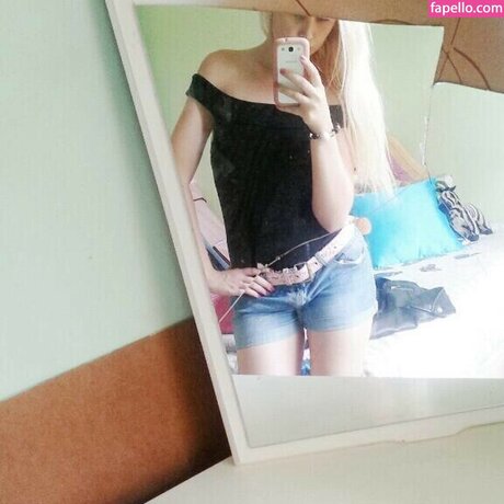 Amber Koltzow Bastick étoile exclusive img