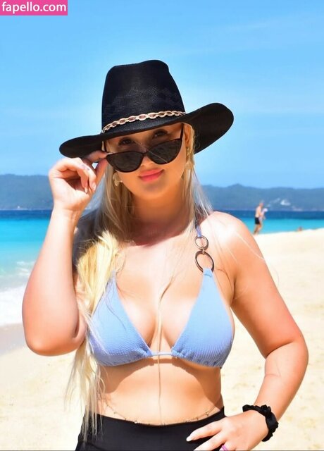 Amber Koltzow Bastick xxx étoile img