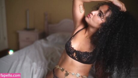 suzysuza actrice nue archive