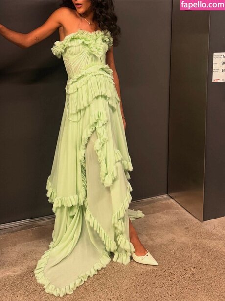 Olivia Dean star du porno adulte photo