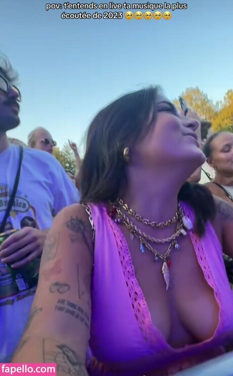 Julie Ferrat art star du porno galerie