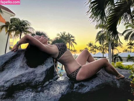 Sarah Gregory modèle sympa photo