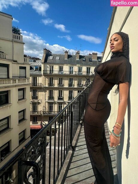 Liz Cambage art étoile image