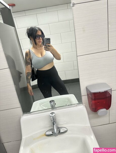 nadianaughty1 actrice artistique des photos