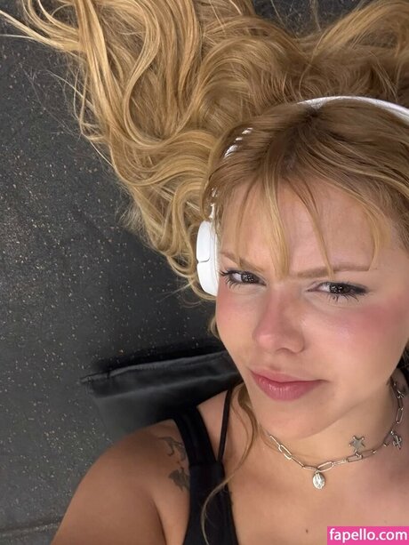 Gio Aguilera actrice érotique image