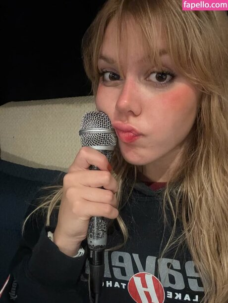 Gio Aguilera joli modèle image