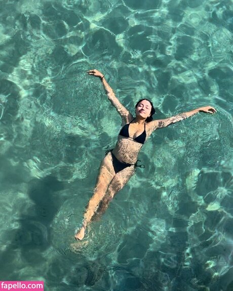 Carolina Oliveira nus étoiles images