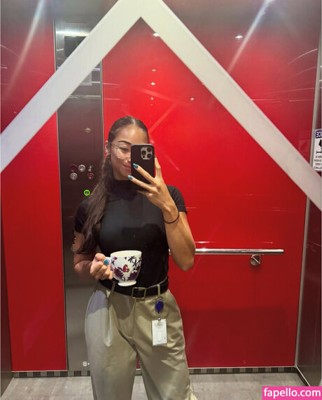 Sarah Schwarz actrice porno archive