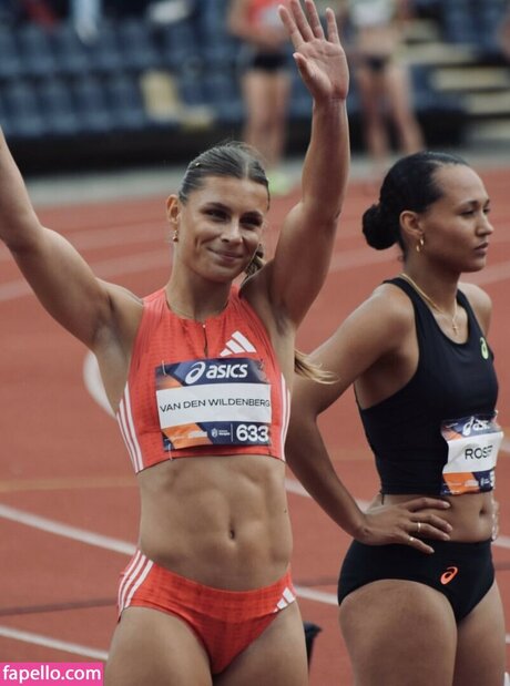 Demi Van Den Wildenberg modèle artistique archive