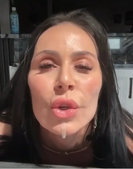 Kendra Lust star du porno chaude img