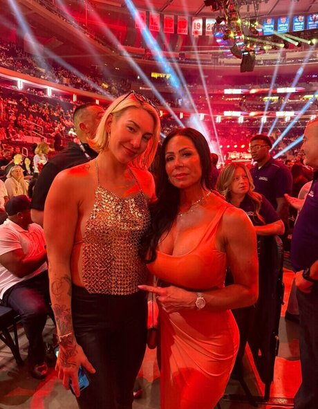 Kendra Lust modèle joli images