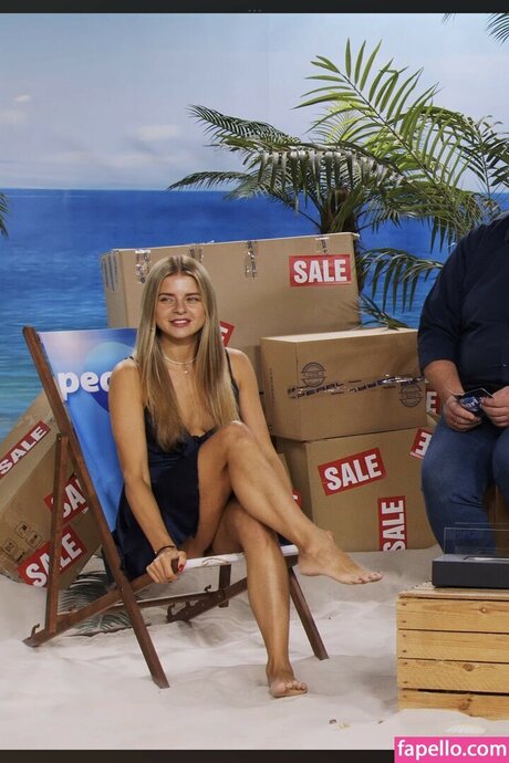 Pearl Tv Upskirt étoile sympa des photos