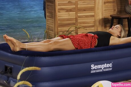 Pearl Tv Upskirt actrice porno img