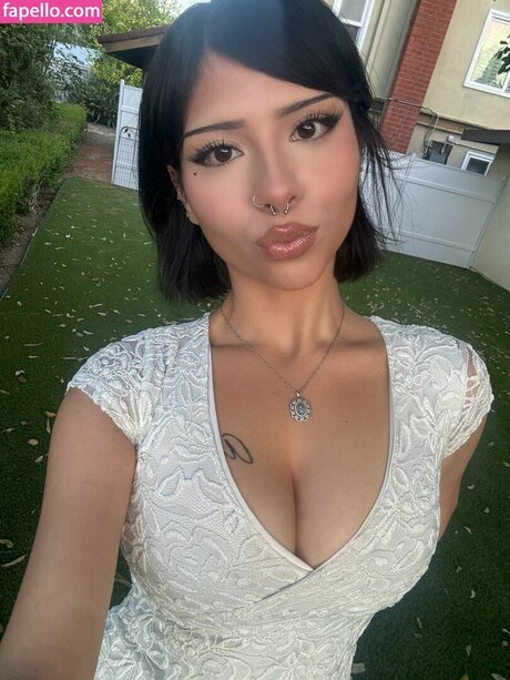 myshayla modèle nu archive