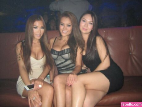 Stephanie Ly haut de star du porno images