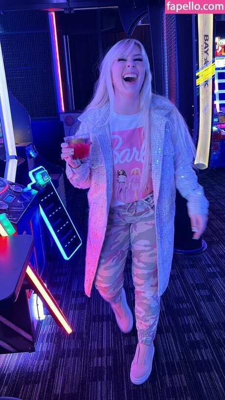 Thickbarbiegirl actrice hd archive