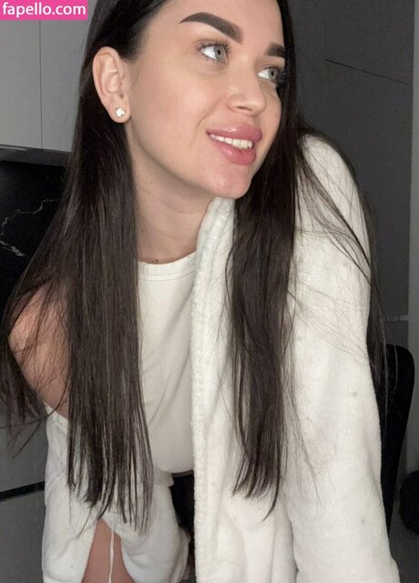 infirmière brune onlyfans adulte parfait des photos