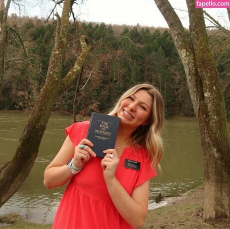 Hailey Johnson actrice collection