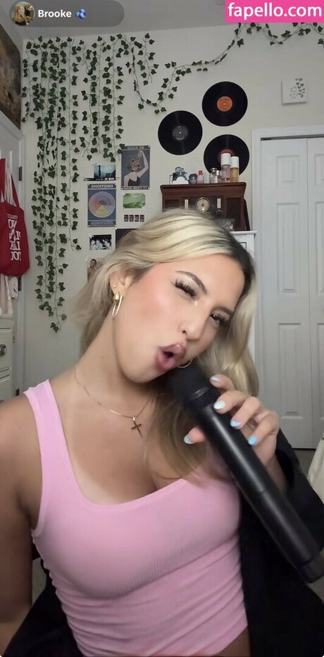 Cloud ASMR star du porno galeries