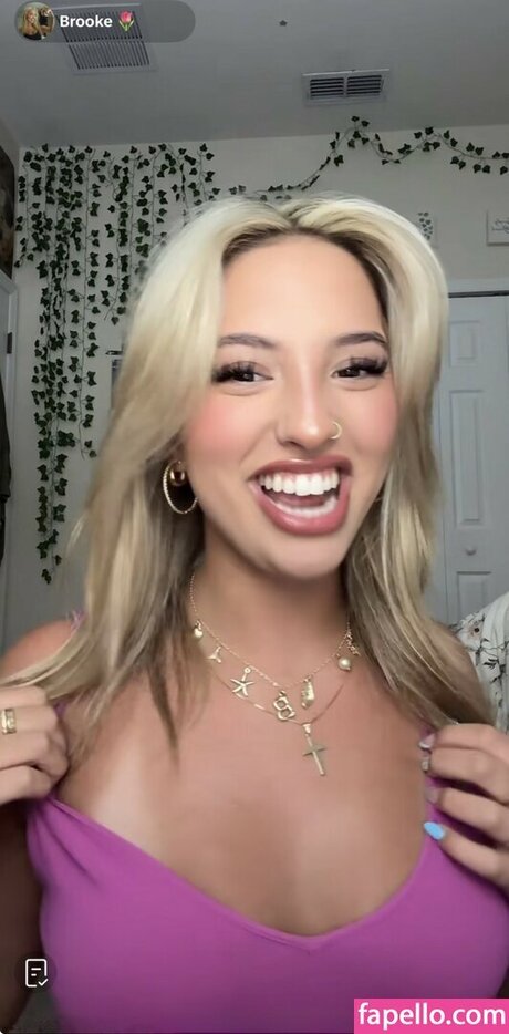 Cloud ASMR étoile adulte galerie