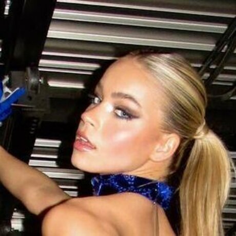 Alexa Blair Robertson actrice sexy photos