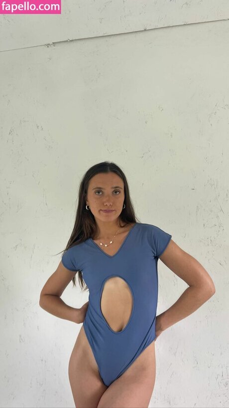 Hannah Meloche modèle magnifique photo