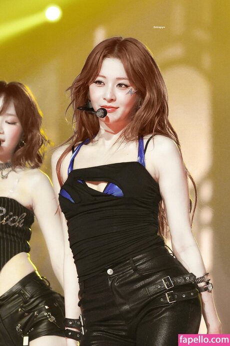 Huh Yunjin_ modèle sympa galeries