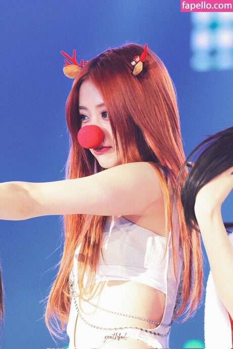 Huh Yunjin_ star du porno sexy photos