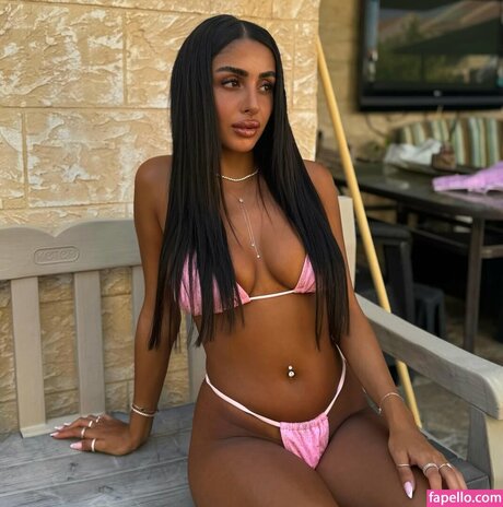 Shenhav Dahan star du porno nue galerie