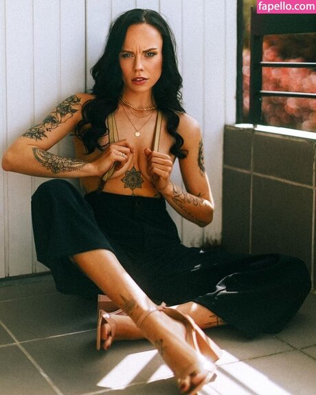 Miri Be étoile sexy image