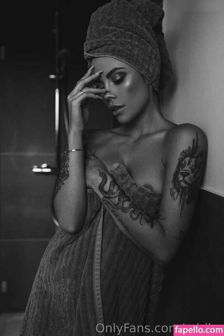 Miri Be modèle de haute qualité image