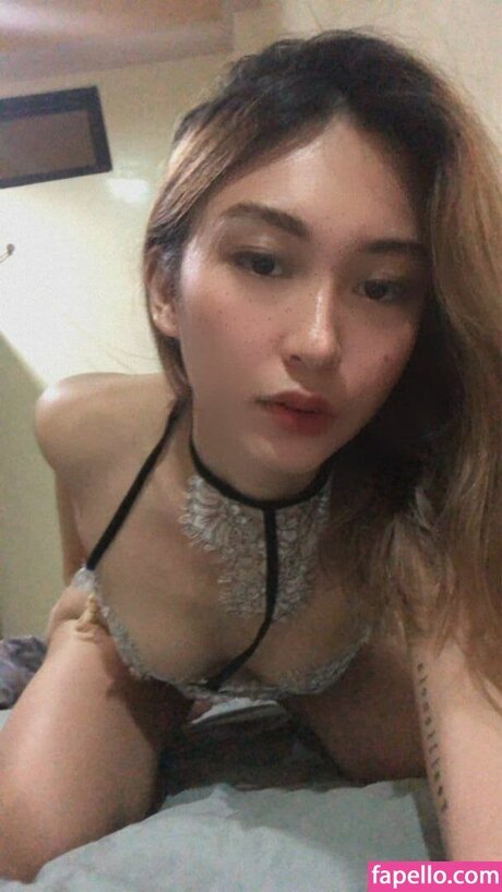 éjacule sur la langue onlyfans plutôt meilleur galeries