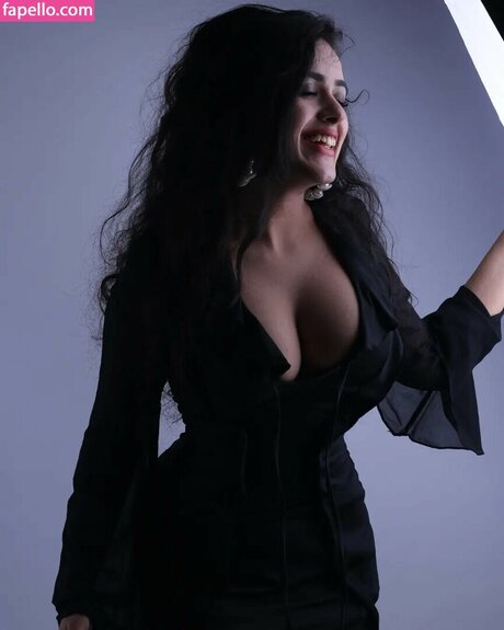 Muskaan Varshney xxx étoile galerie