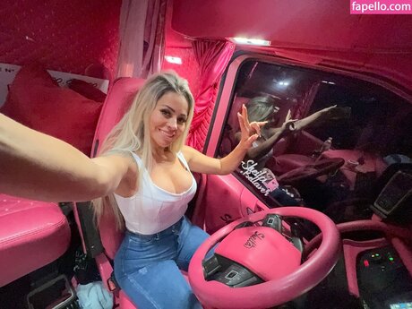 Sheila BellaverICIAL art étoile photos