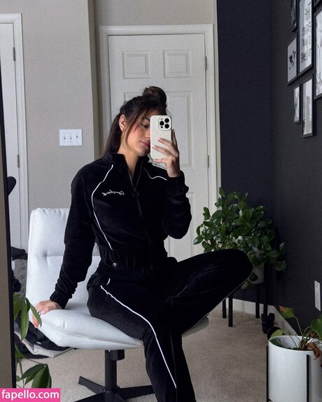 Jessica Bickling modèle chaud img